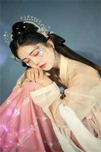 天灾！我囤满粮仓救了一帮大佬后续