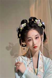 全集小说一睁眼，疯批王爷总对我投怀送抱
