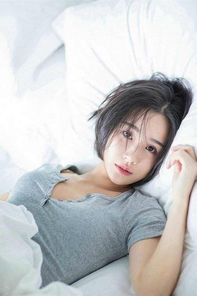 穿到年代文后，疯批大佬她拒绝当炮灰完整章节阅读