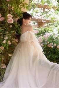 未婚夫让学妹白住我别墅，我让他全家破产畅销巨著