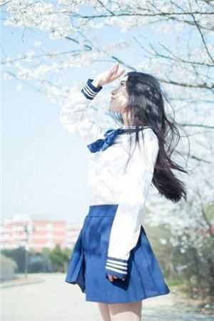 故人归尘土，新燕入画梁未删减版