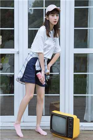 想攻略三个霸总，我就要打三个白月光在线看