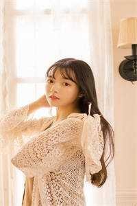 半染微霜，不独风流尽全篇