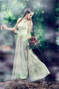 聚会上被亲戚嘲笑没出息，我一句话让她们后悔莫及已完结