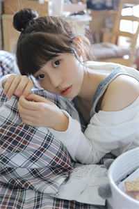 女总裁将五百万奖金颁给实习生后，我直接让公司破产小说全文免费