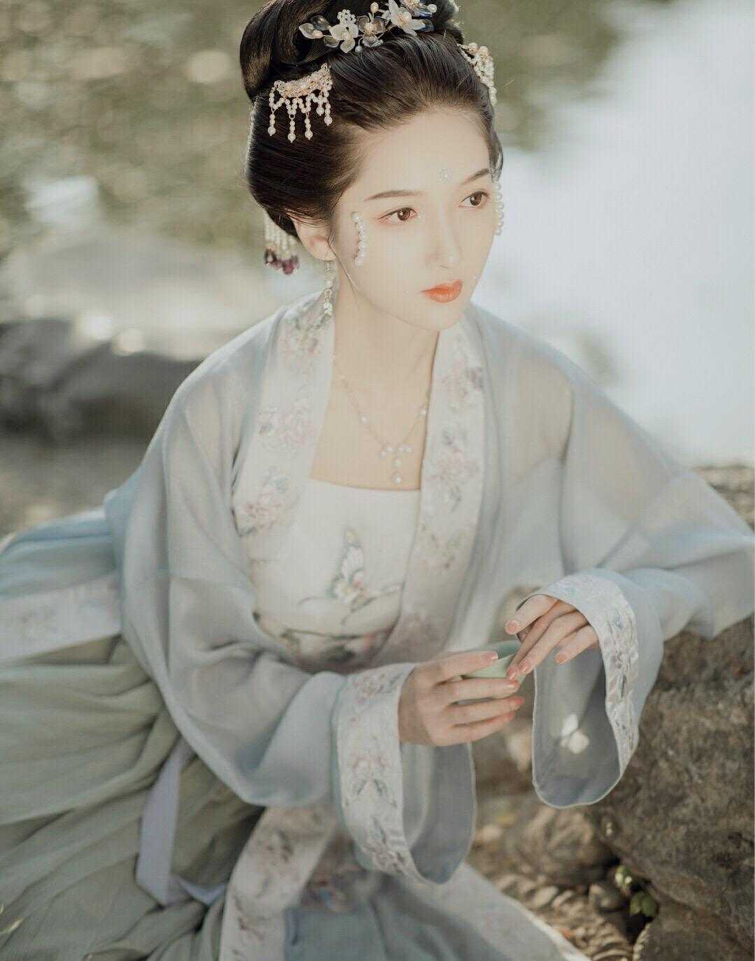 我听了哥哥的话乖乖去死后，他怎么哭了全局